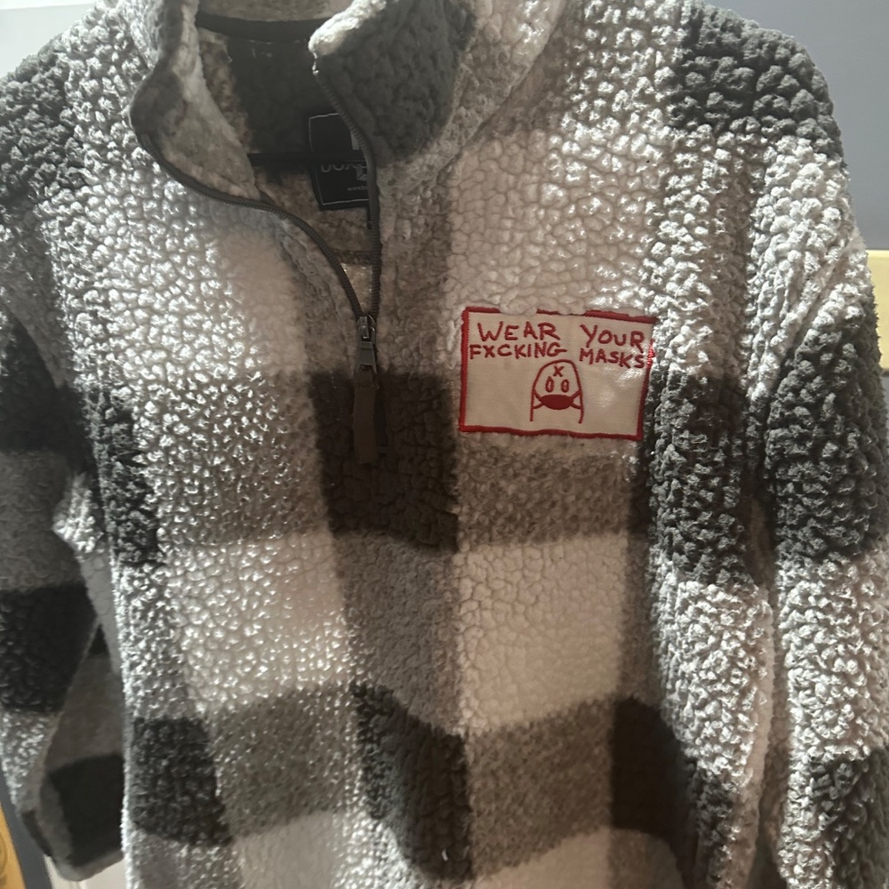 Unxpected pullover - Picture 3 of 3